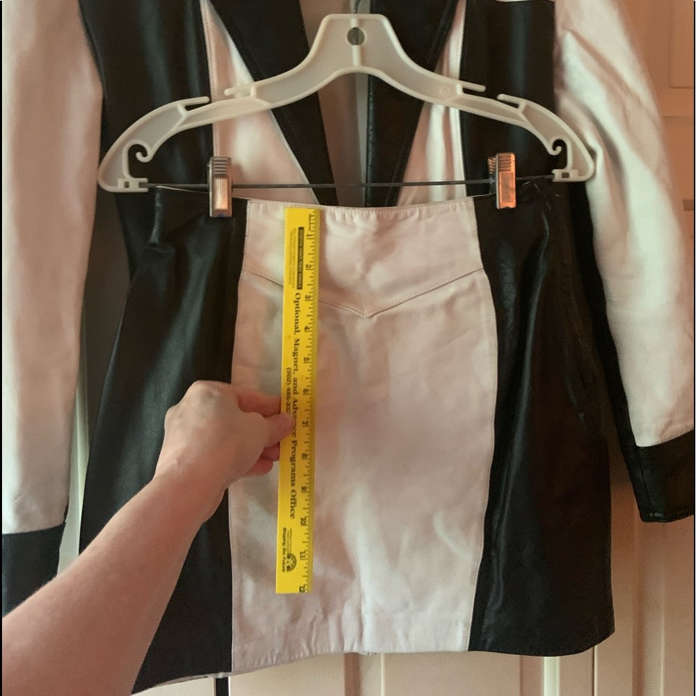 CLASSIC 2PIECE LEATHER SUIT - Picture 5 of 8